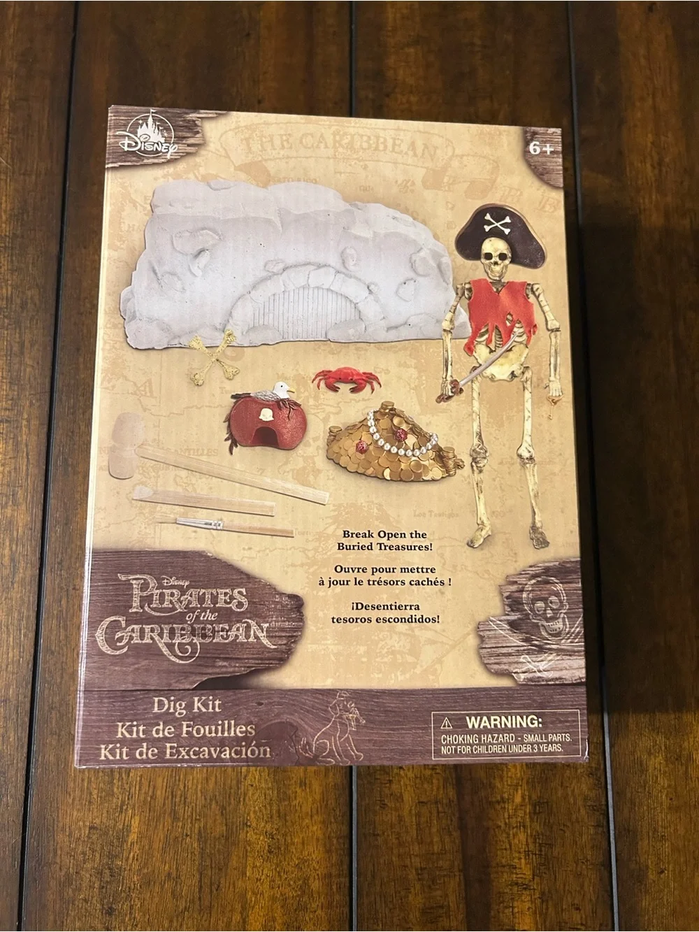 Disney Pirates of the Caribbean Dig Kit – Brown, Red, Gold
